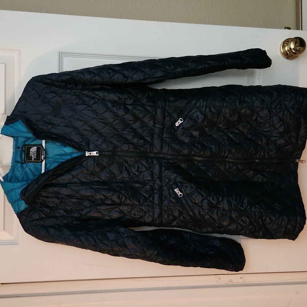 North Face long Jacket with Hood.